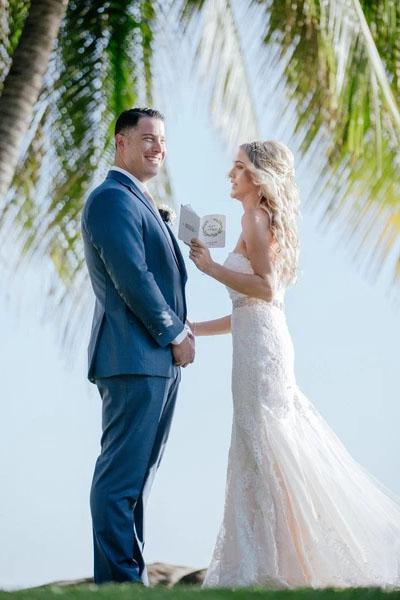 Vestidos de novia de encaje con escote corazón y cola de sirena